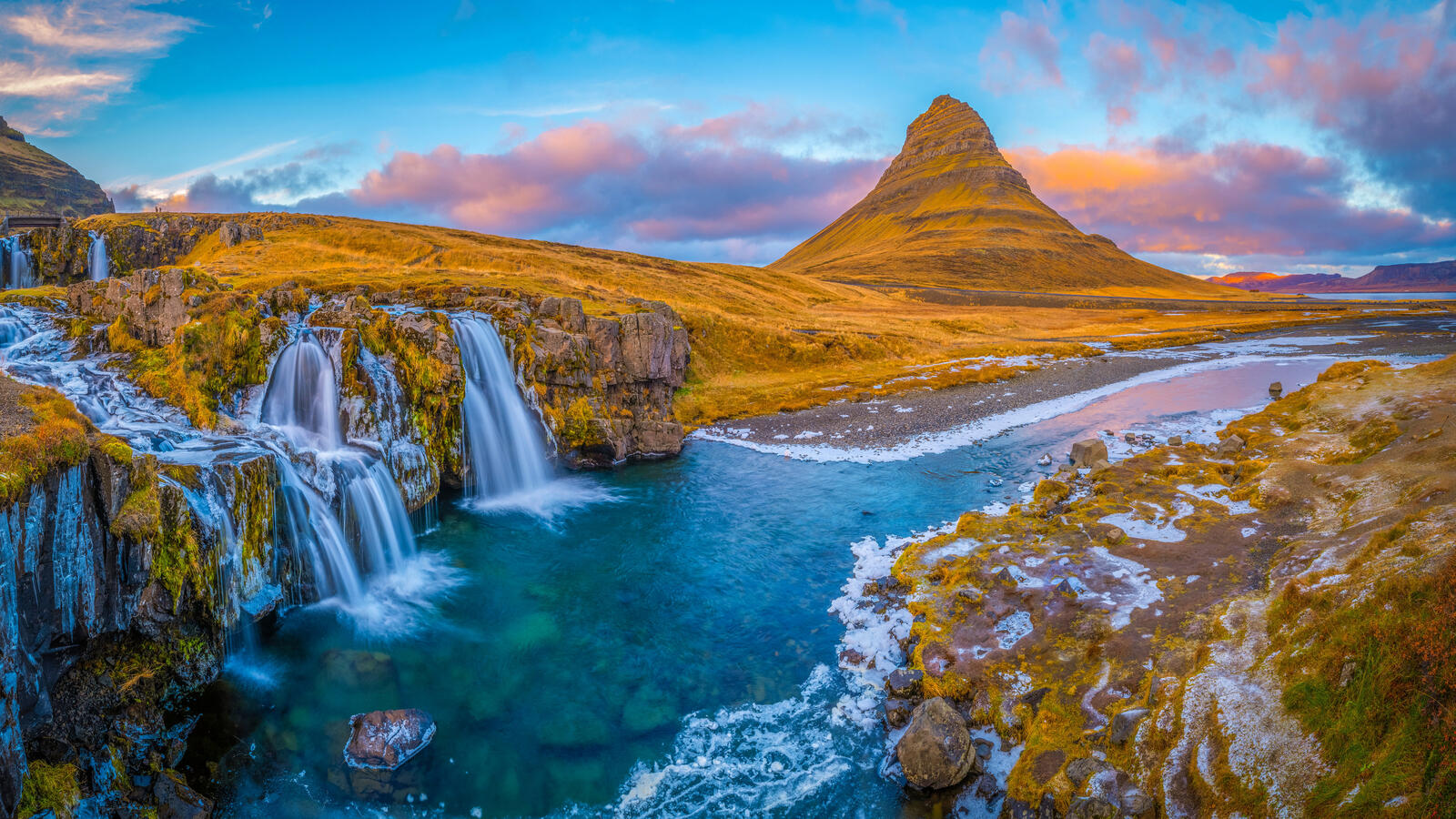 Free photo Beautiful waterfalls of Iceland