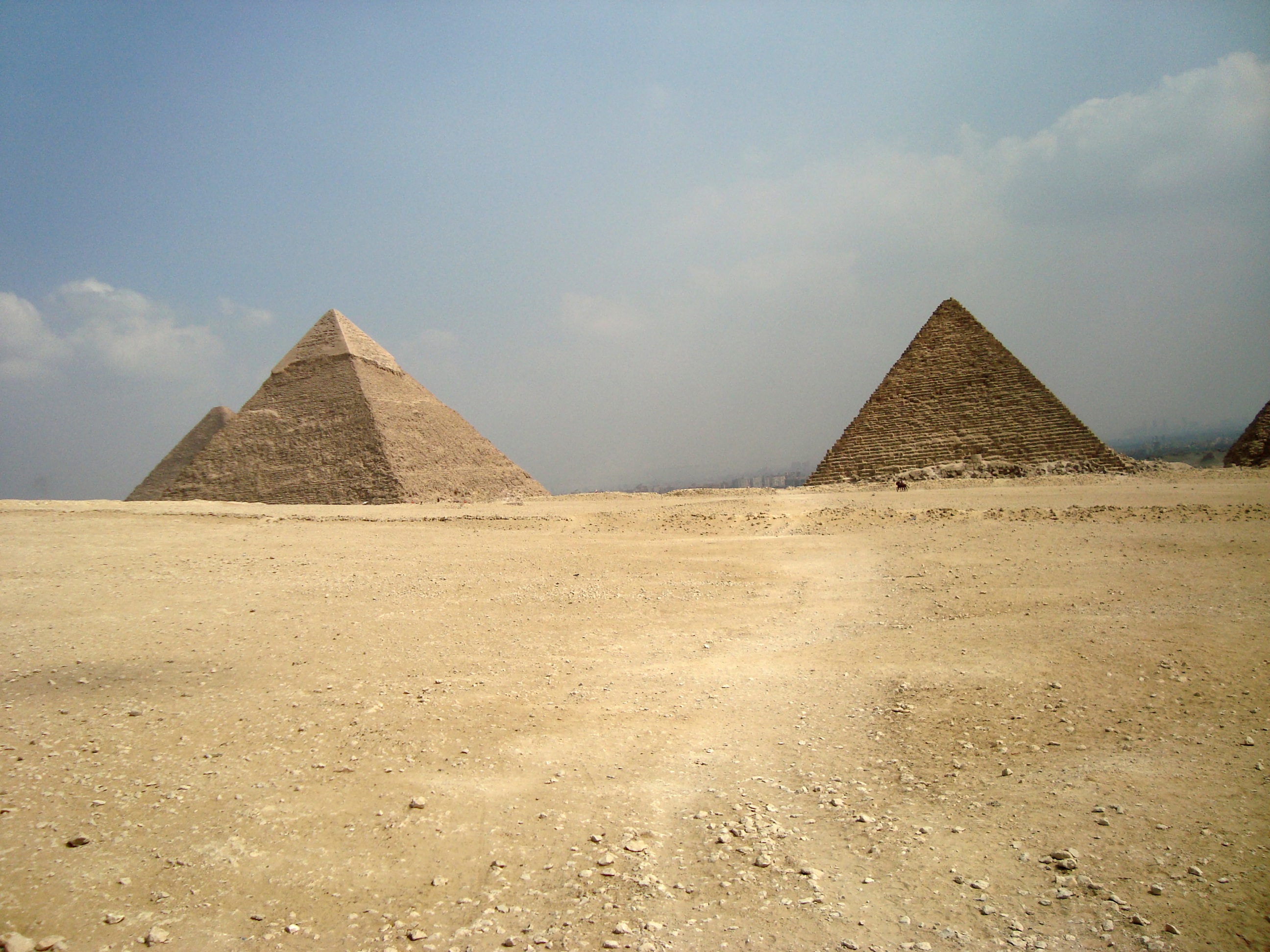 Обои пустыня памятник пирамида на рабочий стол