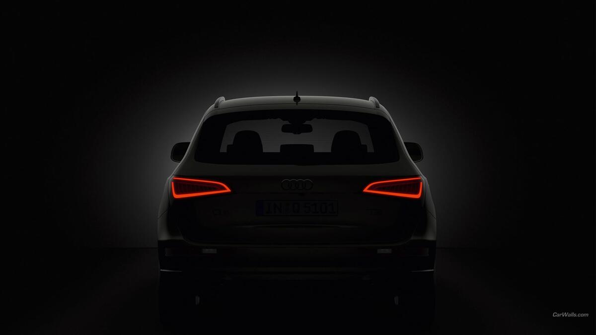 Задняя оптика Audi Q5 во тьме