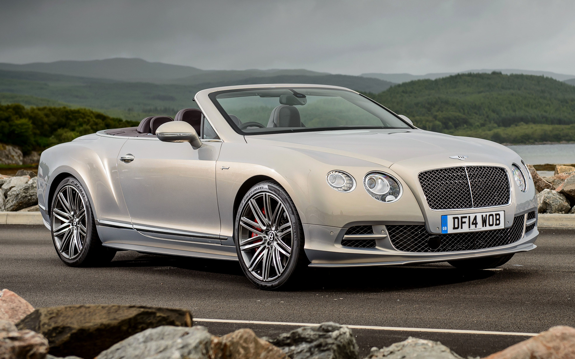 Free photo Bentley continental gt speed convertible