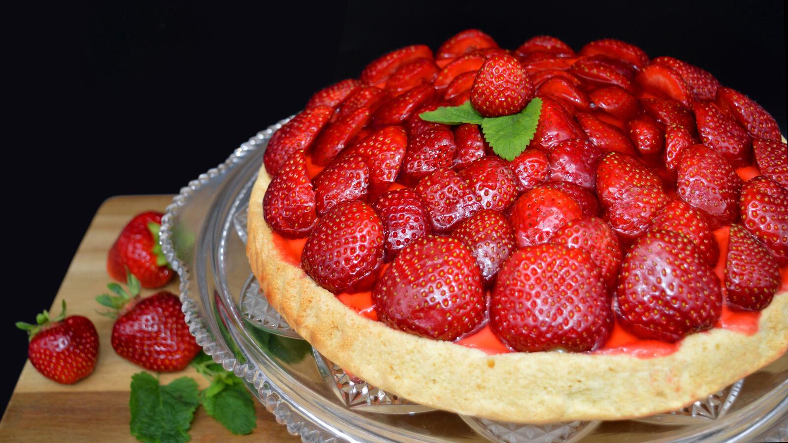 Free photo Big strawberry shortcake