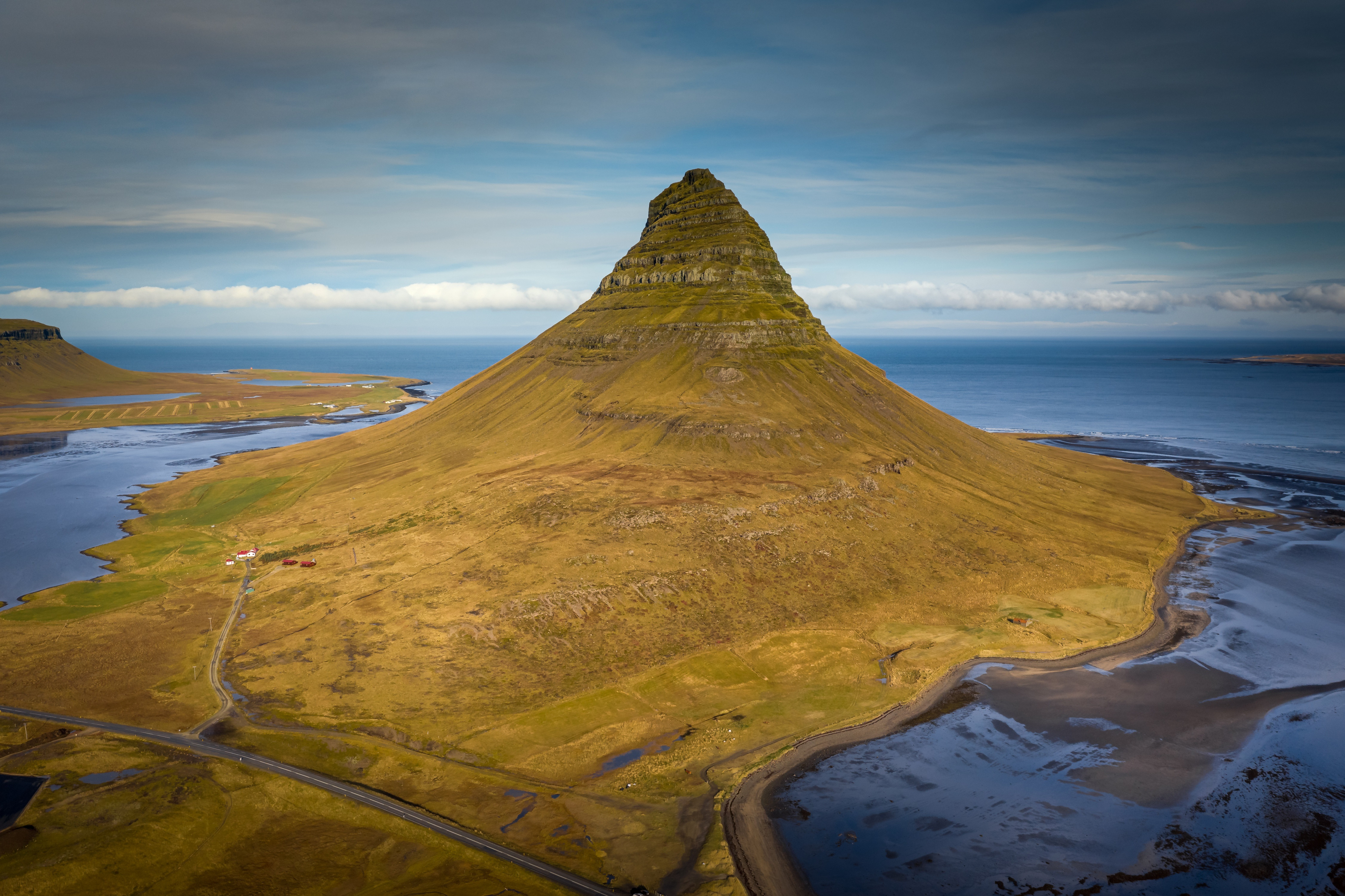 Бесплатное фото Гора Киркьюфетль на западе Исландии