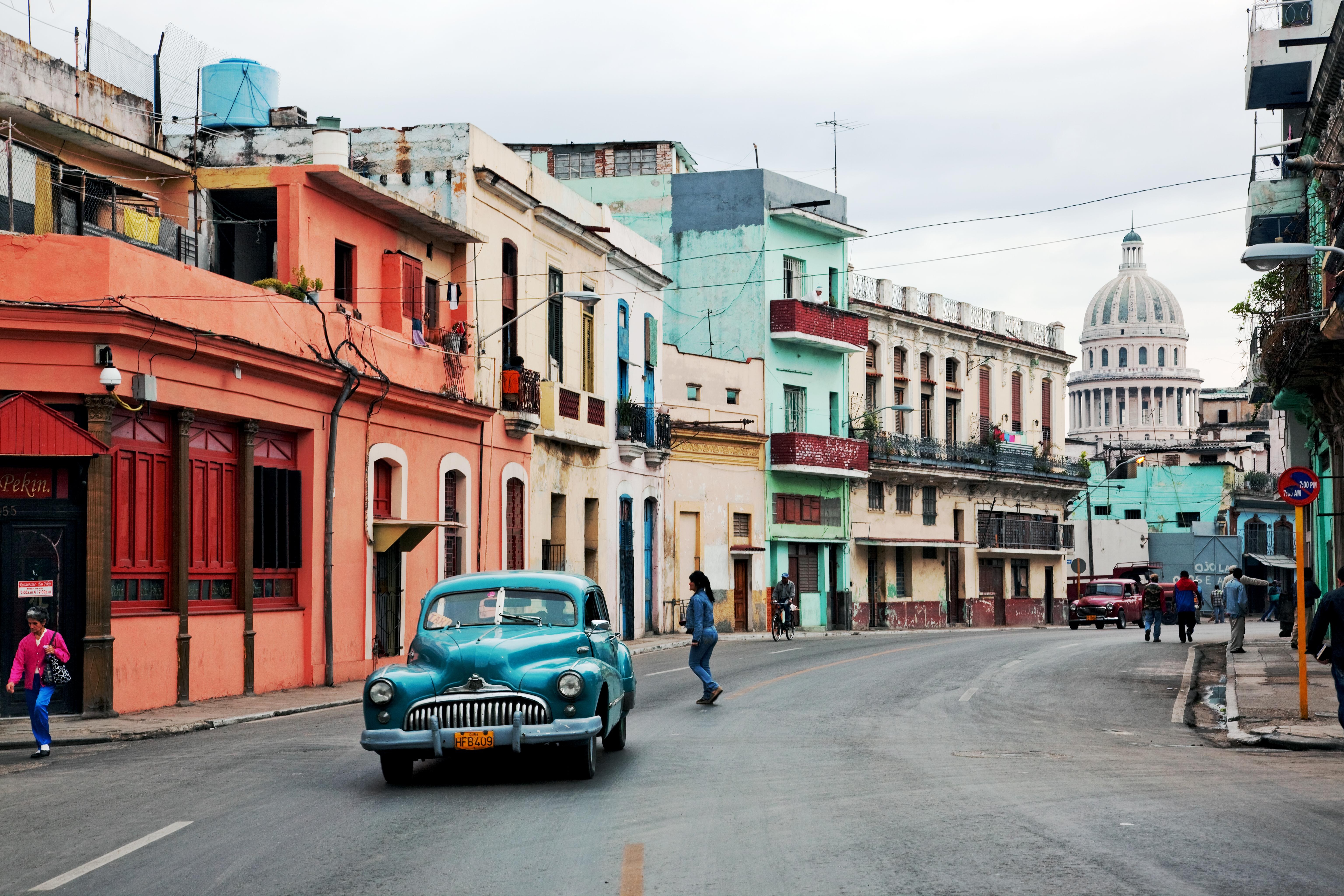 Бесплатное фото Городская улица в Кубе