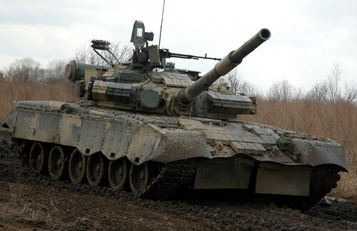 A picture of a t-80 tank
