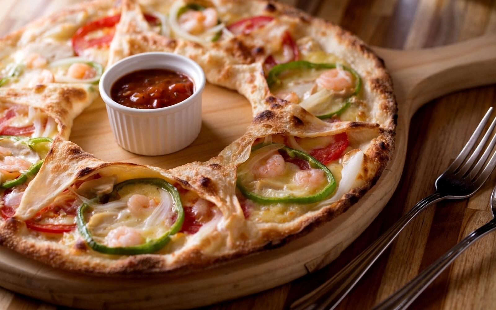 Бесплатное фото Пицца с соусом