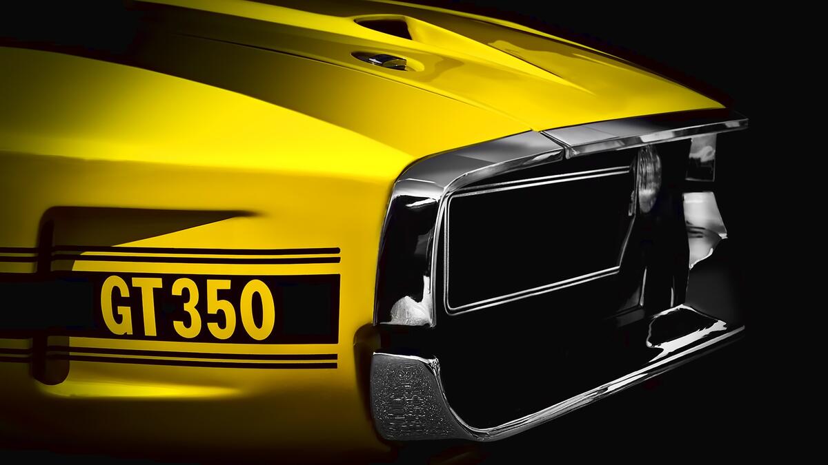 Желтый Ford Mustang GT 350