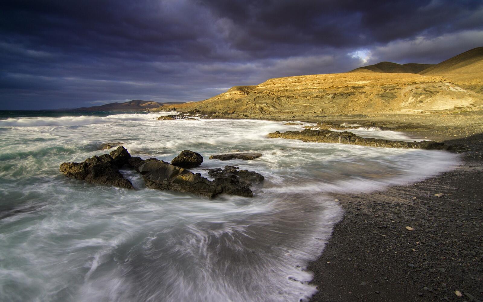 Бесплатное фото Скалы обмытые морем