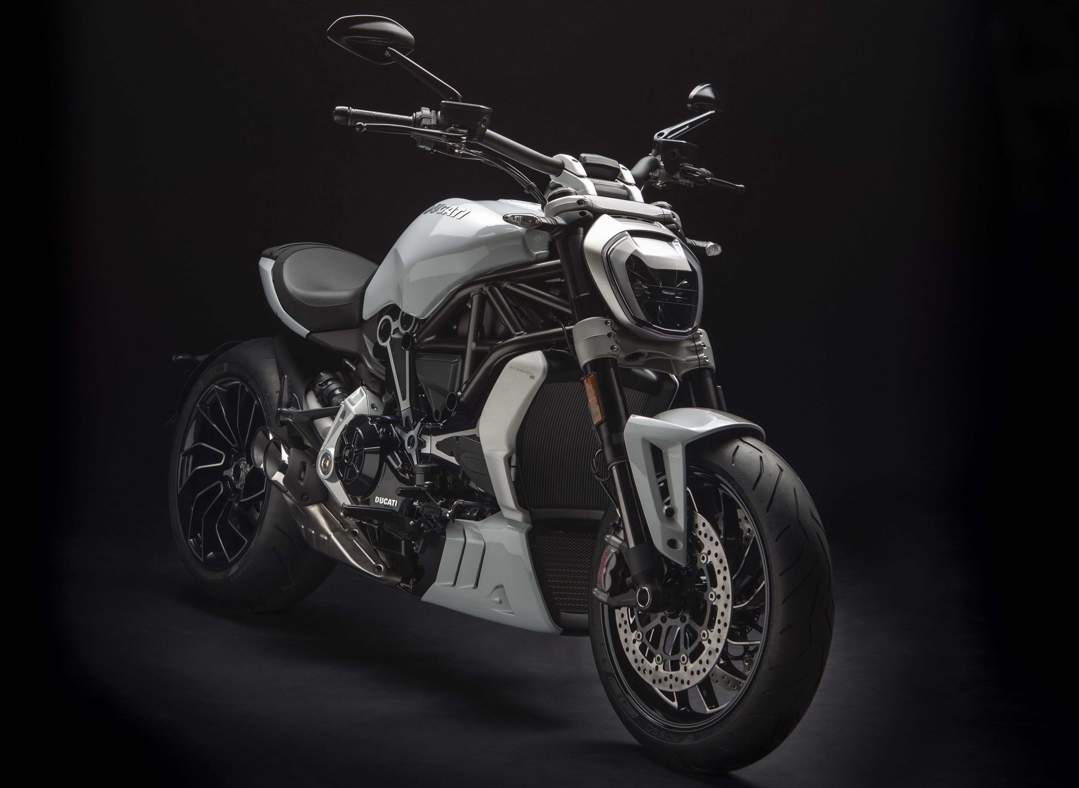 Фото бесплатно спортивный мотоцикл, серый, обои ducati xdiavel s
