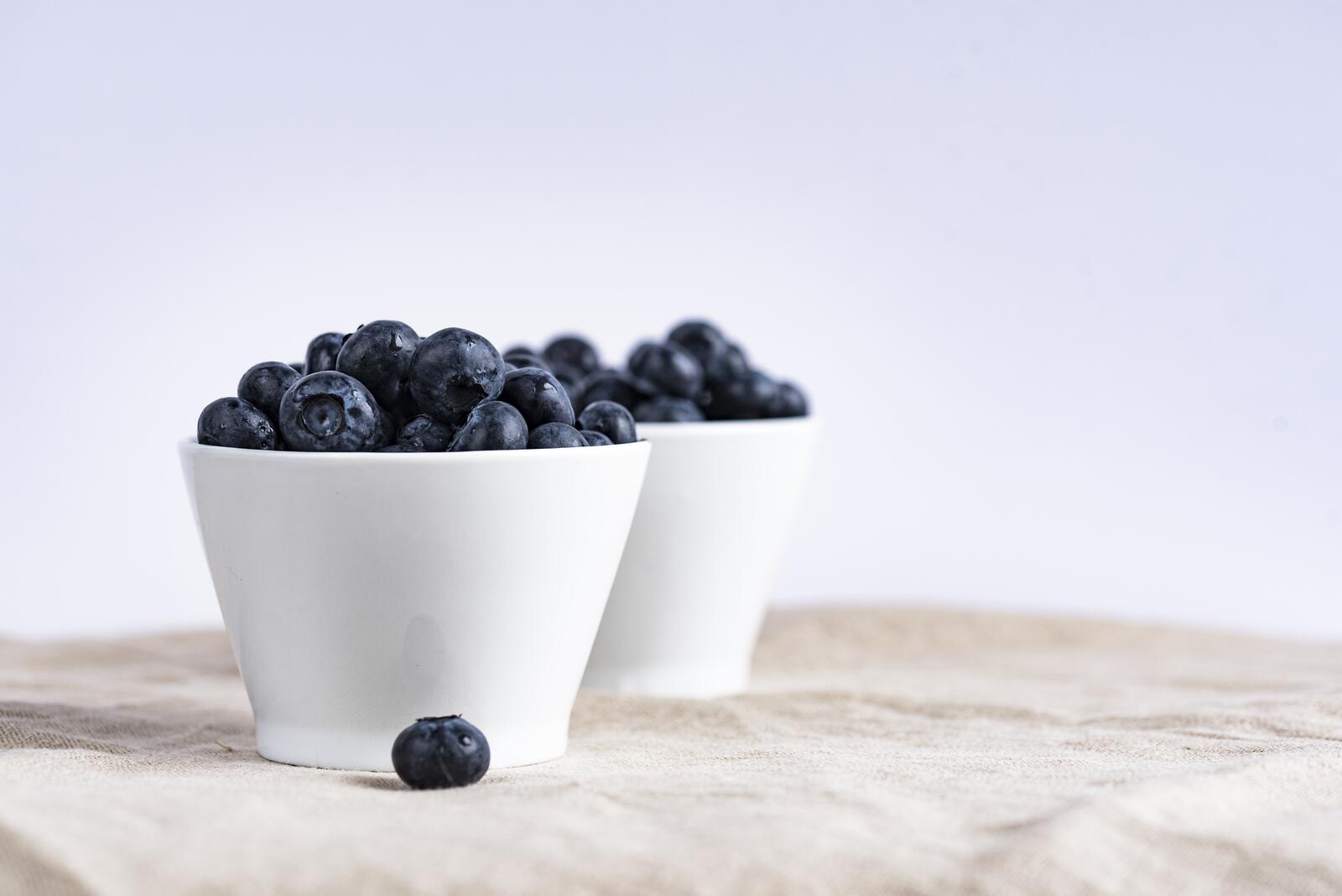 Free photo Blueberries in deep plates