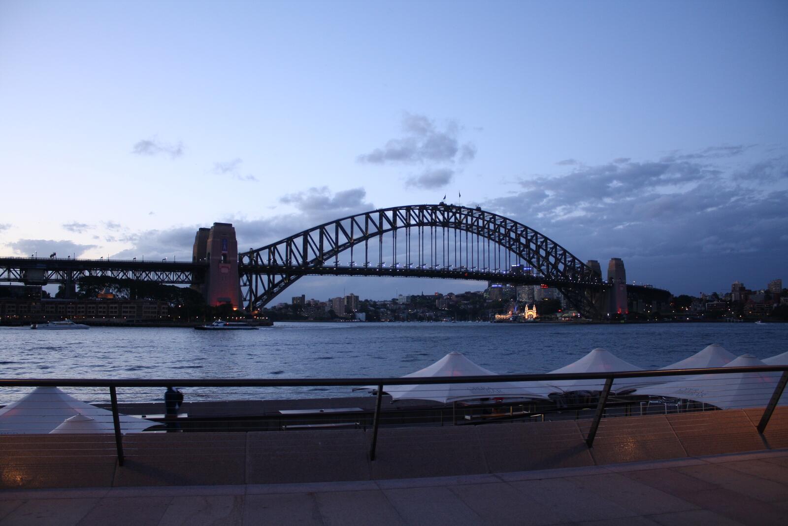 免费照片悉尼河上的晚间桥梁
