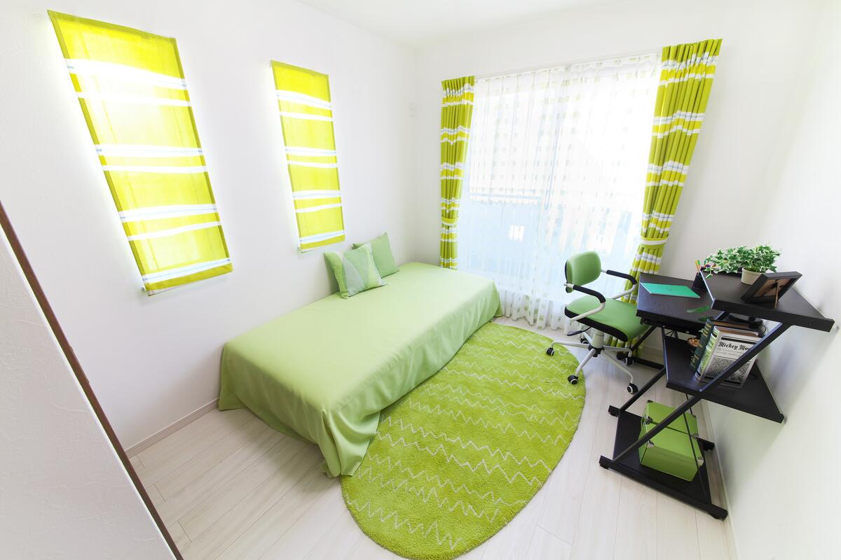 Спальная комната в зеленом стиле