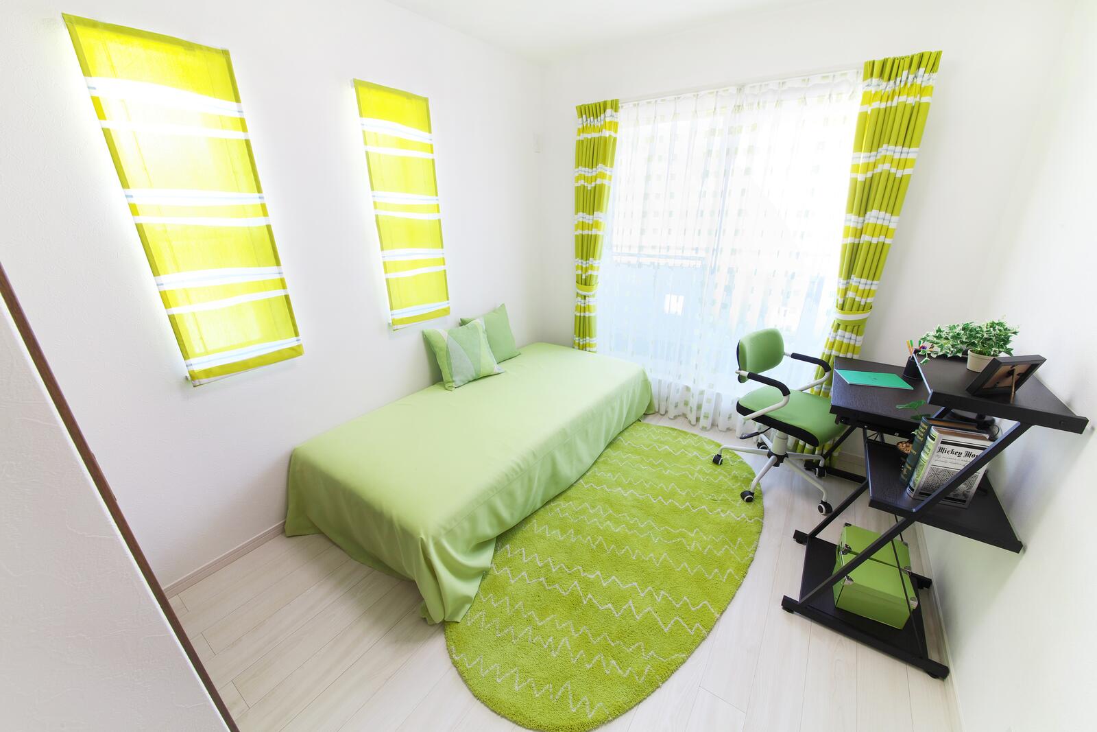 Бесплатное фото Спальная комната в зеленом стиле