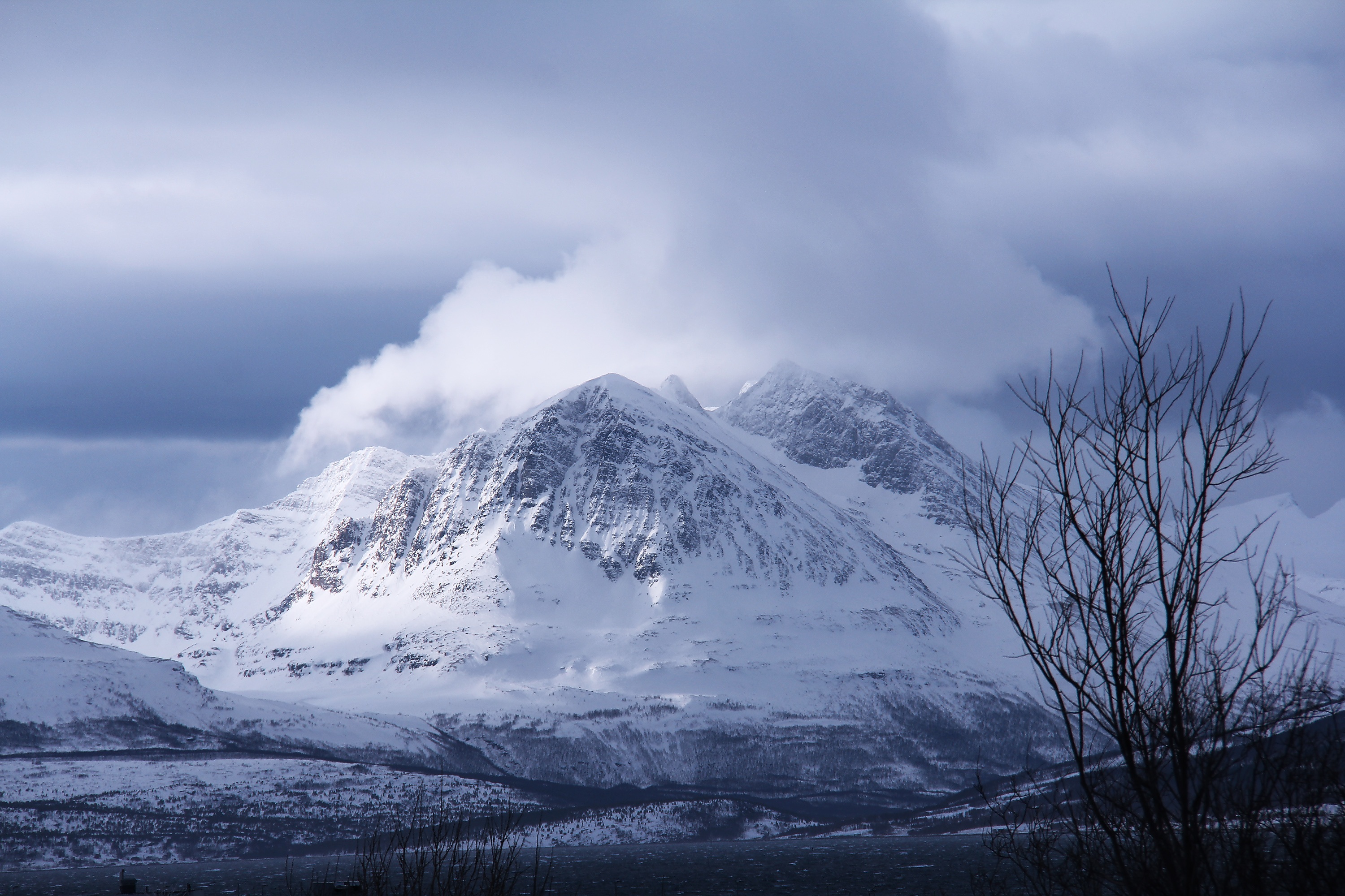 Free photo A snow mountain in the Arctic
