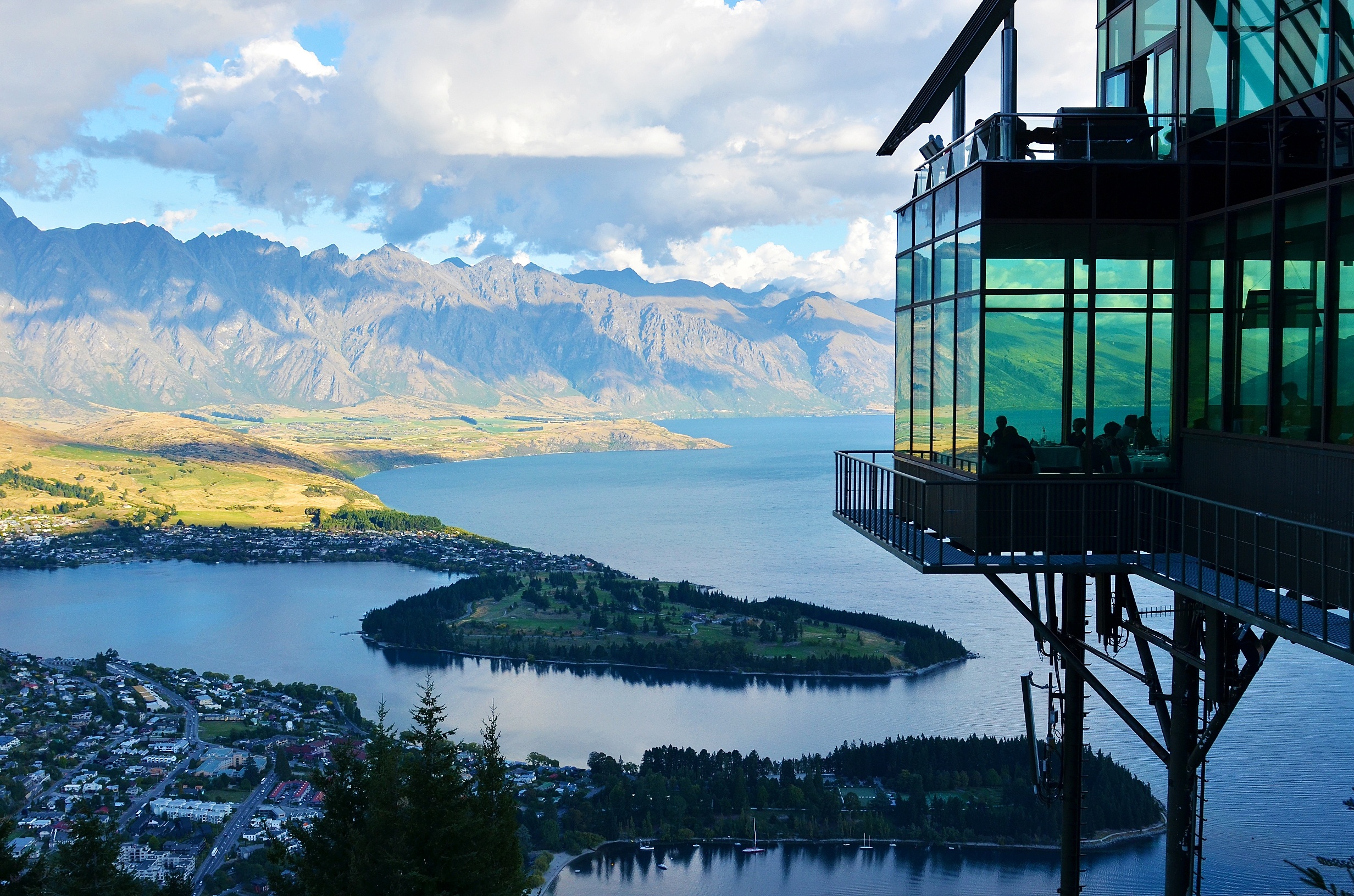 免费照片新西兰的一家以山为背景的餐厅