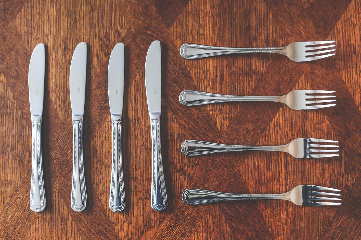 Cutlery, knives and forks