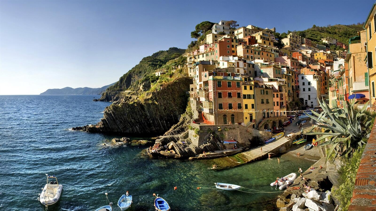 Бесплатное фото Итальянский город у воды
