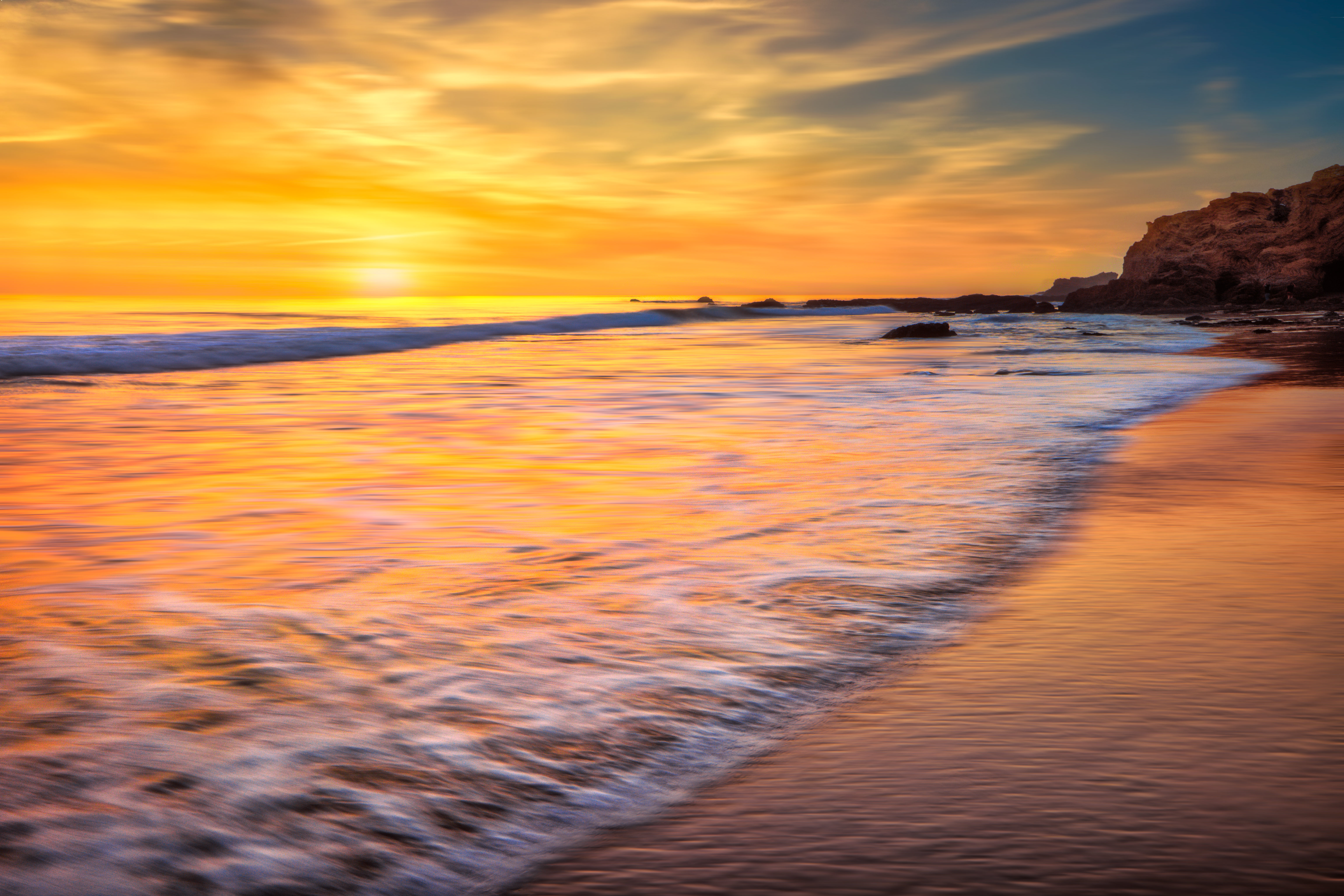 Free photo Ocean at sunset