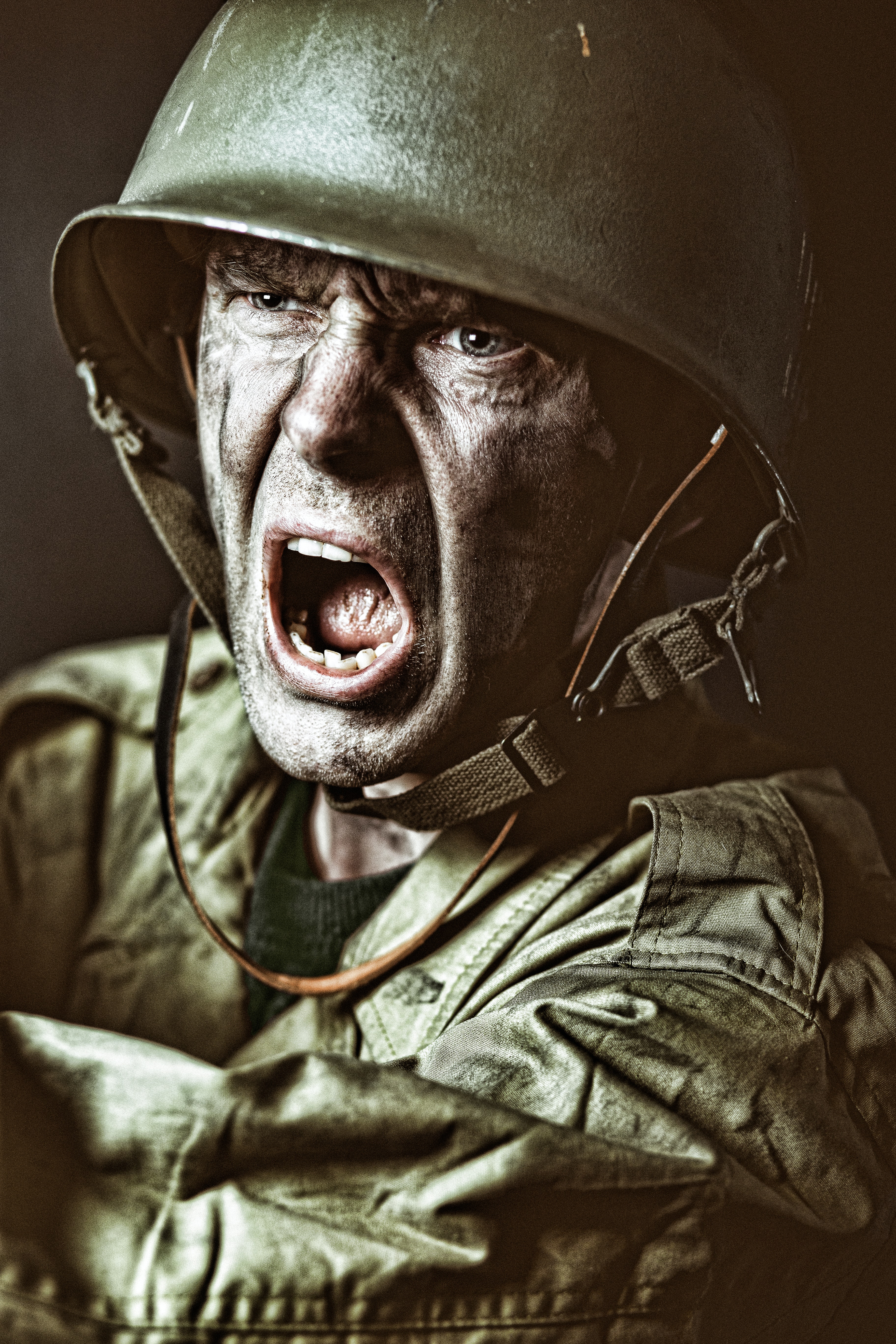 Фото бесплатно солдат, камуфляж, каска