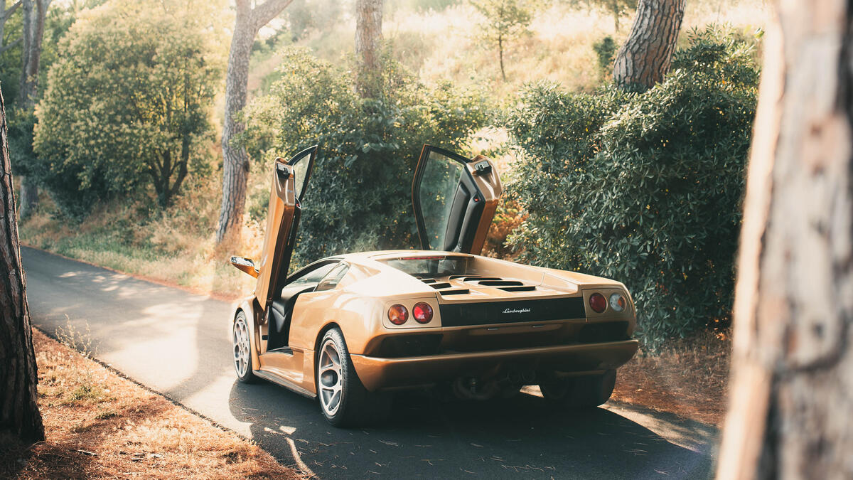 Lamborghini diablo бледно-желтого цвета