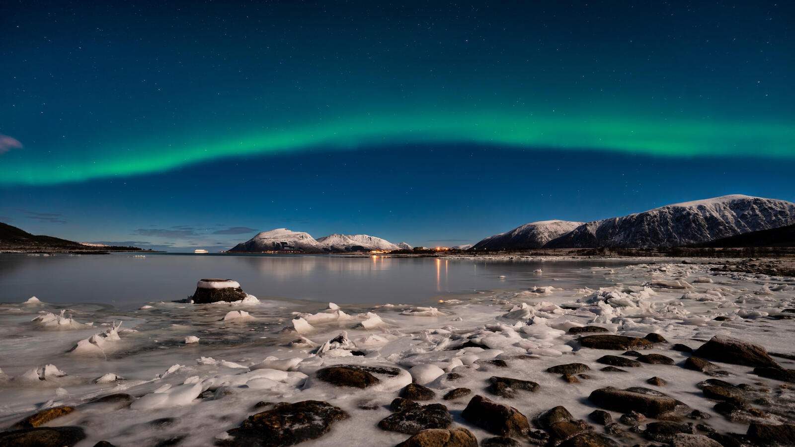 Бесплатное фото Замерзший берег в Норвегии