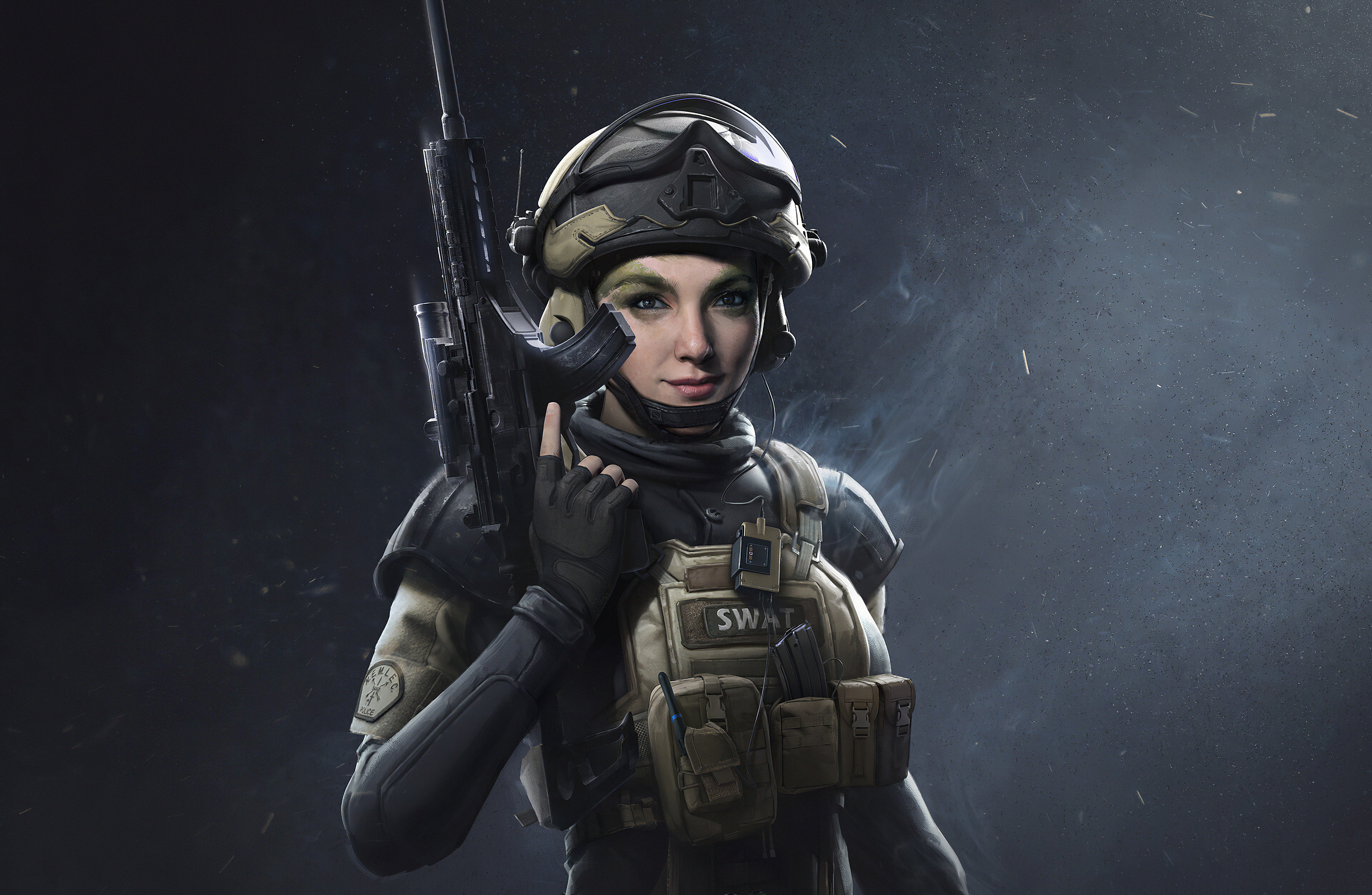 Бесплатное фото Девушка солдат в шлеме с автоматической винтовкой