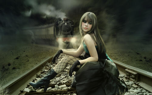Фэнтези девушка сидит на рельсах с приближающимся поездом