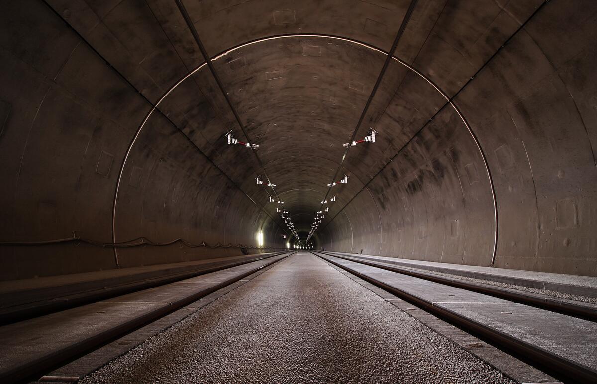 Туннель в метро