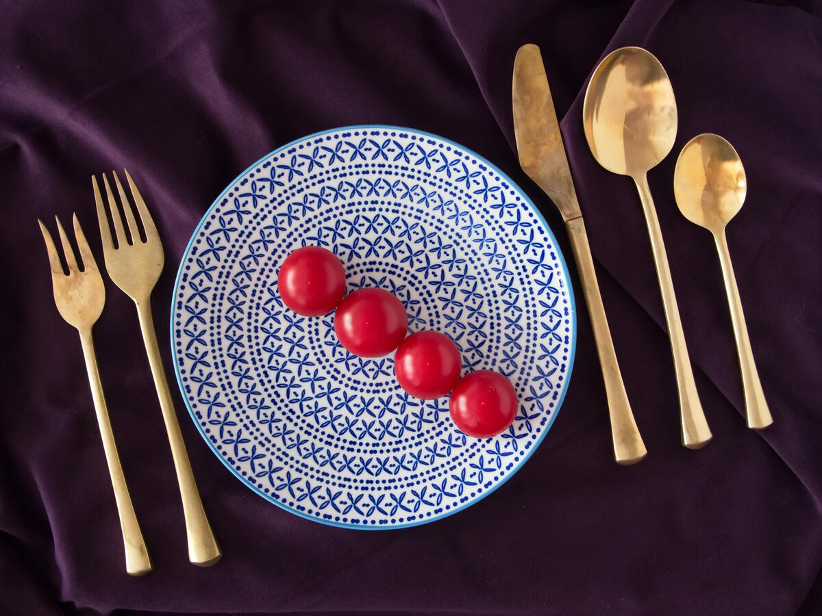 Beautifully arranged tomatoes on a plate