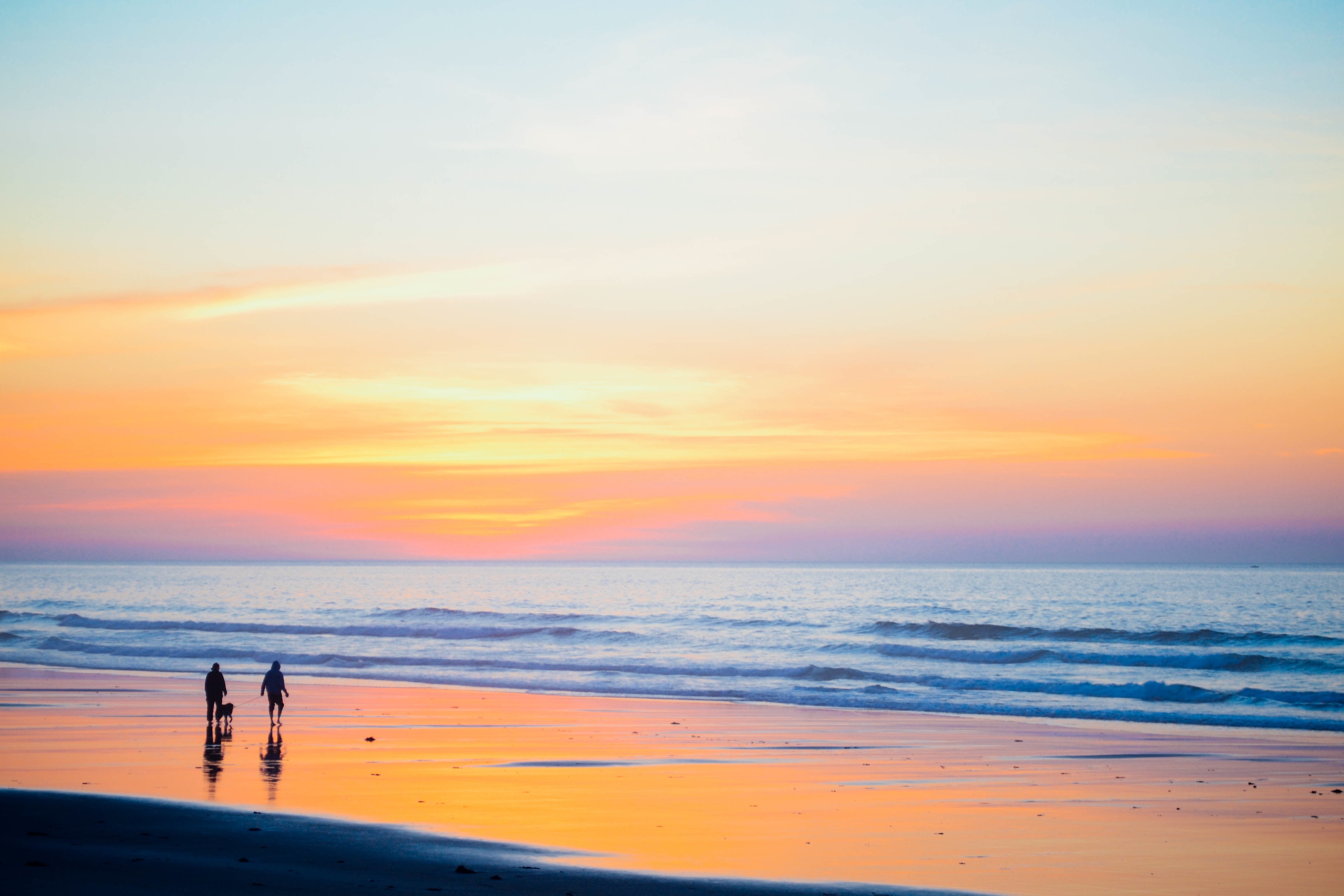 Бесплатное фото Красивый закат с берега моря