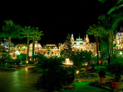Ночной дворец в Монако