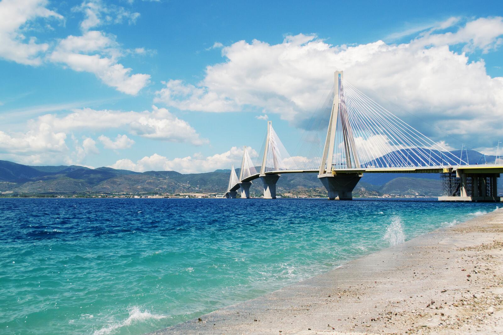 Бесплатное фото Картинка с мостом Патра в Греции