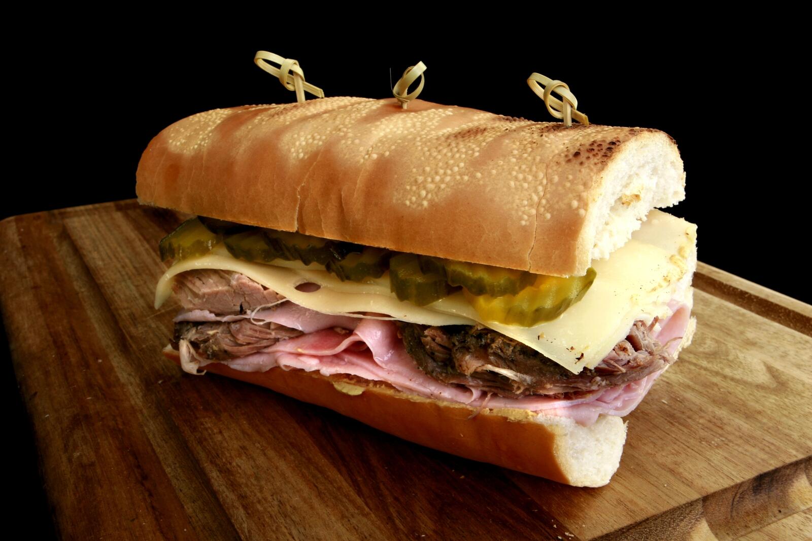 Бесплатное фото Вкусный мясной сэндвич
