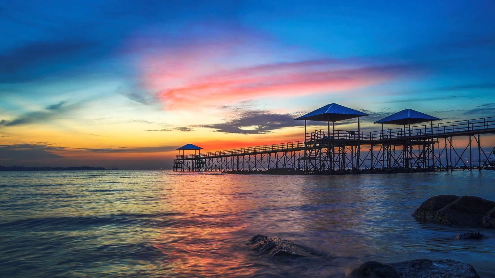 Free photo Big pier at sunset