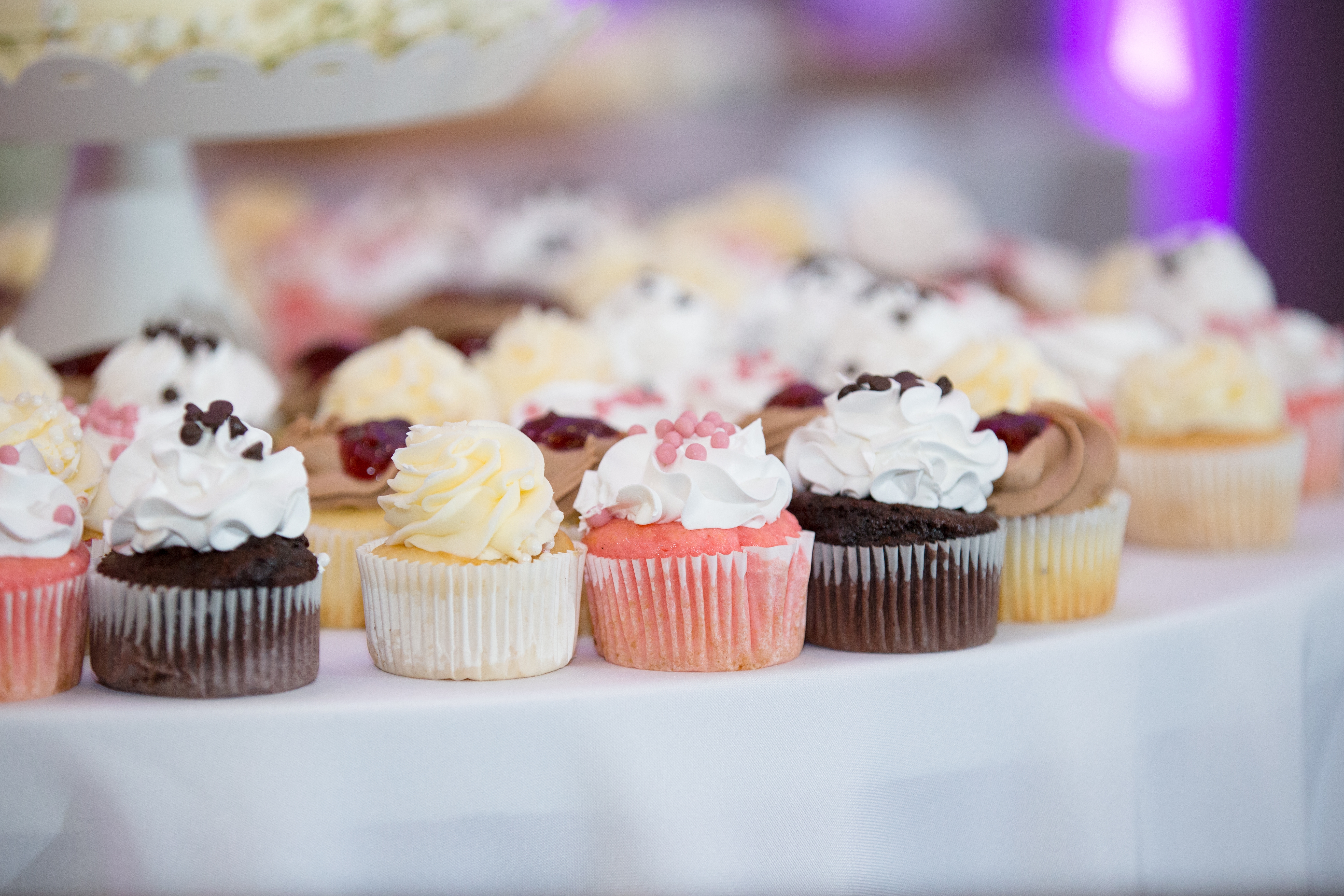 Free photo Cupcakes in different flavors