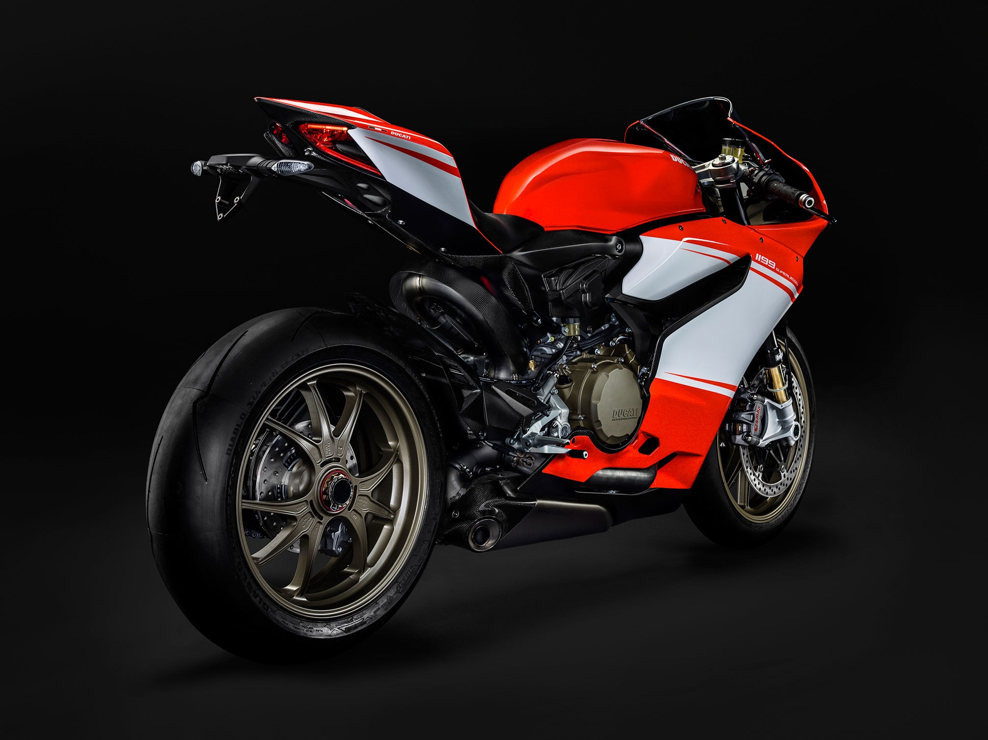 Free photo Ducati 1199 Superleggera on a dark background