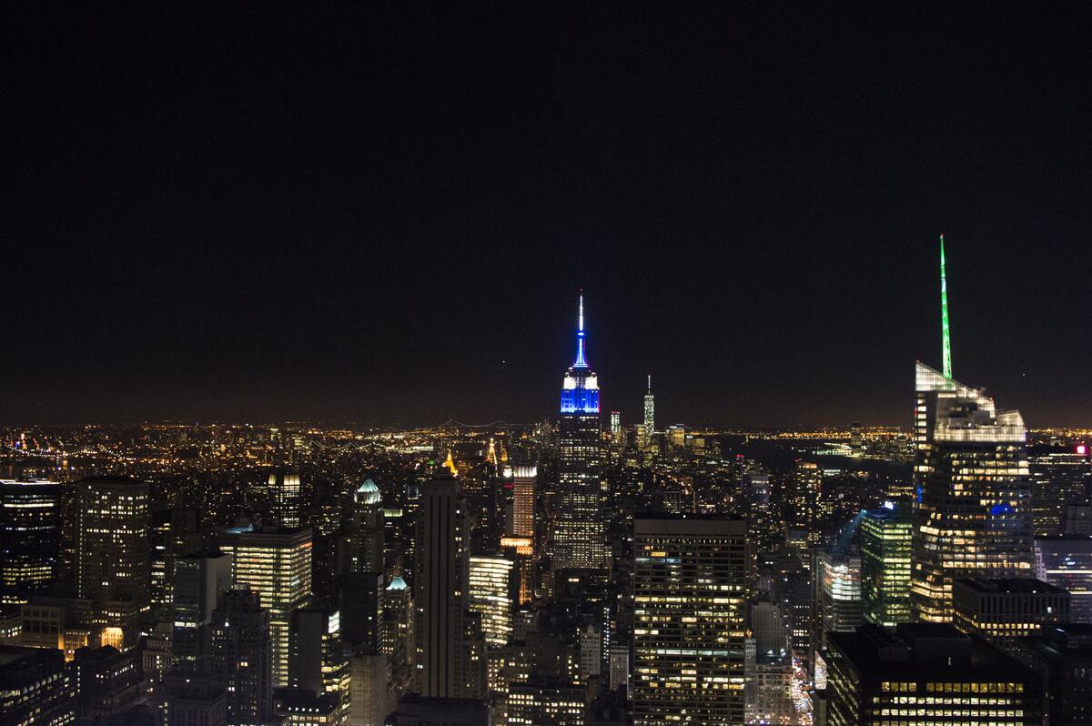 Ночное небо над Нью-Йорком