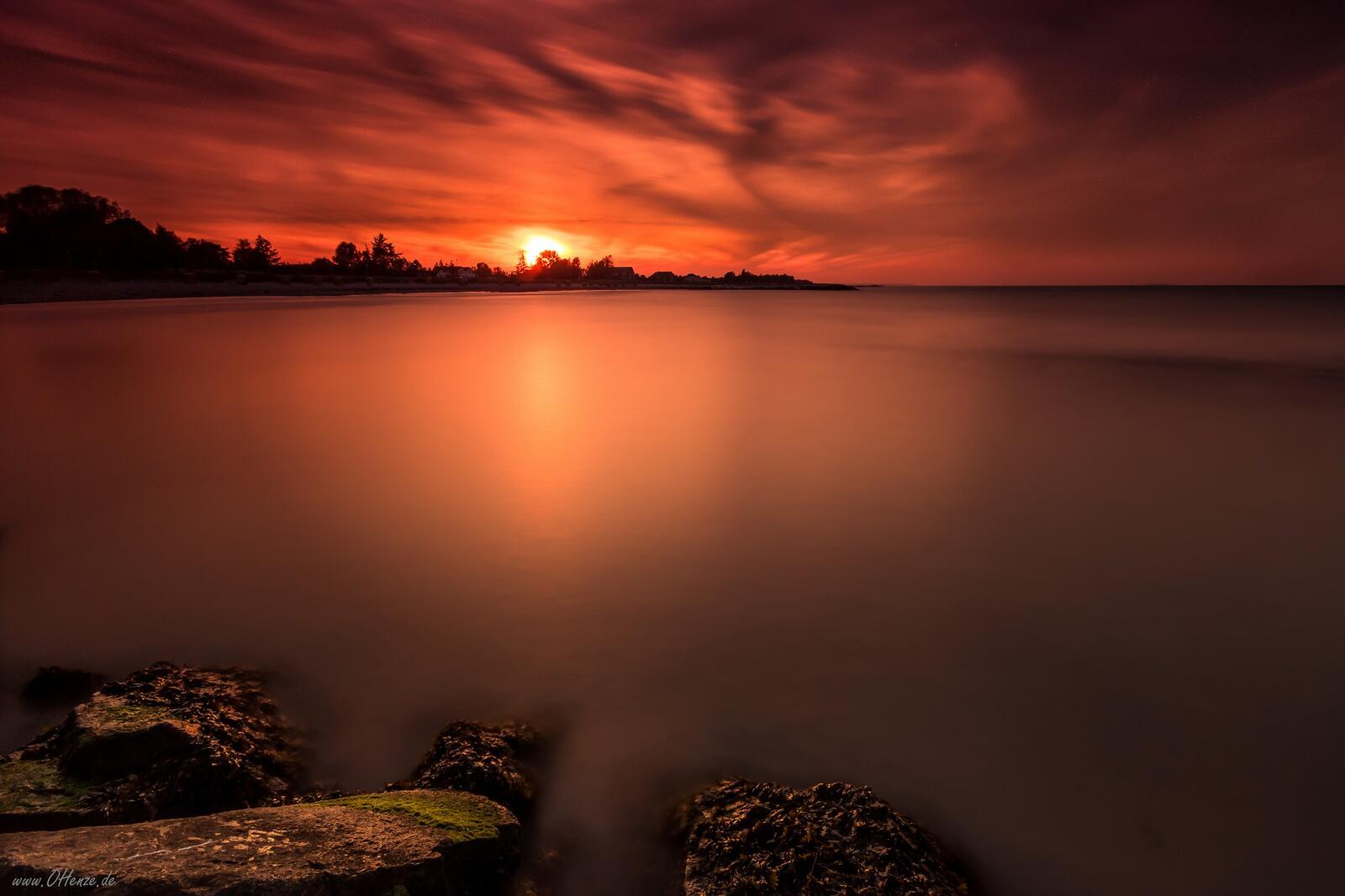 Бесплатное фото Холодное озеро на закате