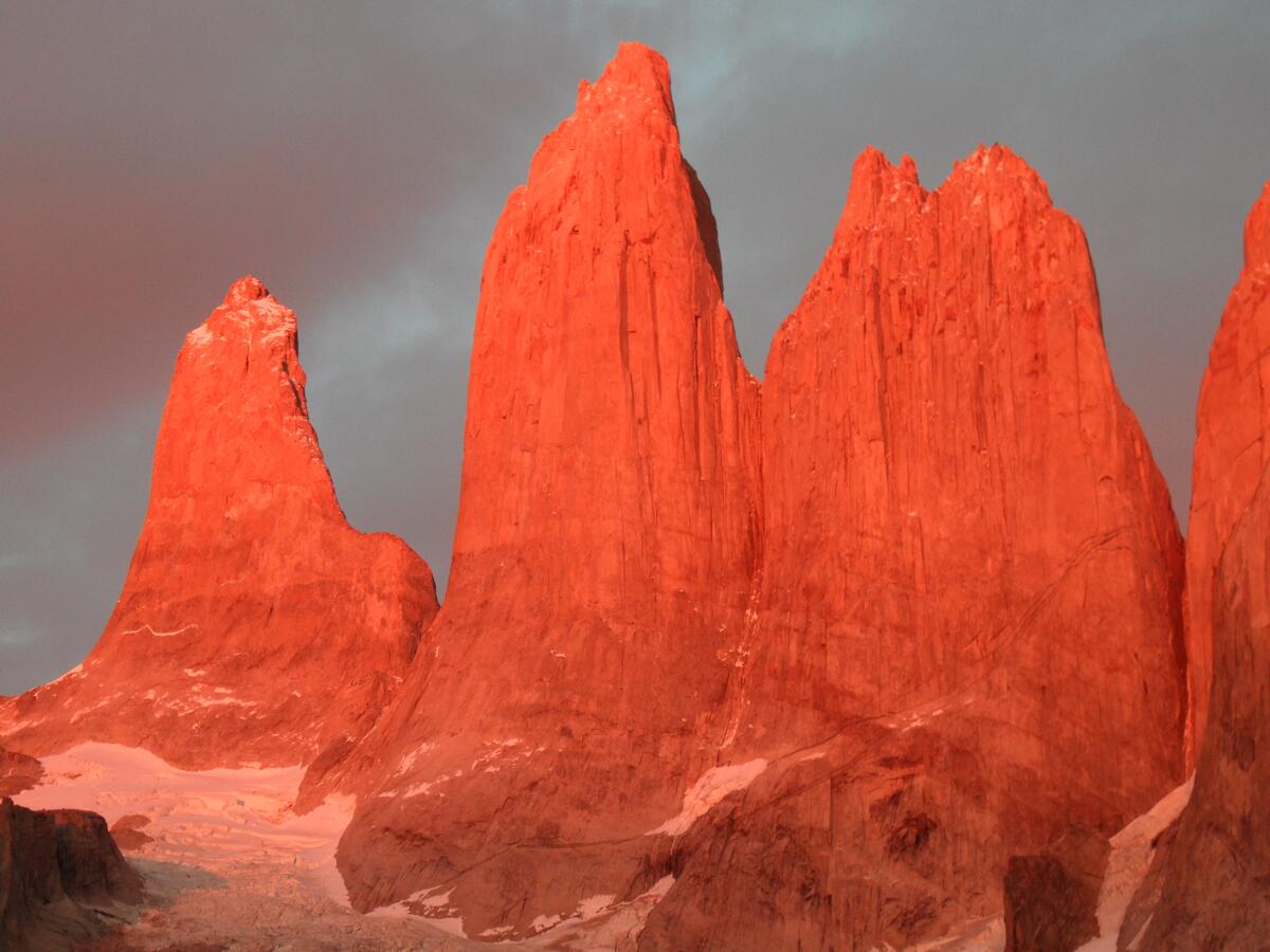 Закат солнца в горах Южной Америки в Чили