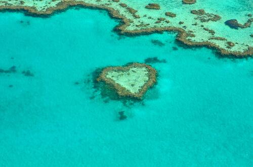 Остров в виде сердца в австралии