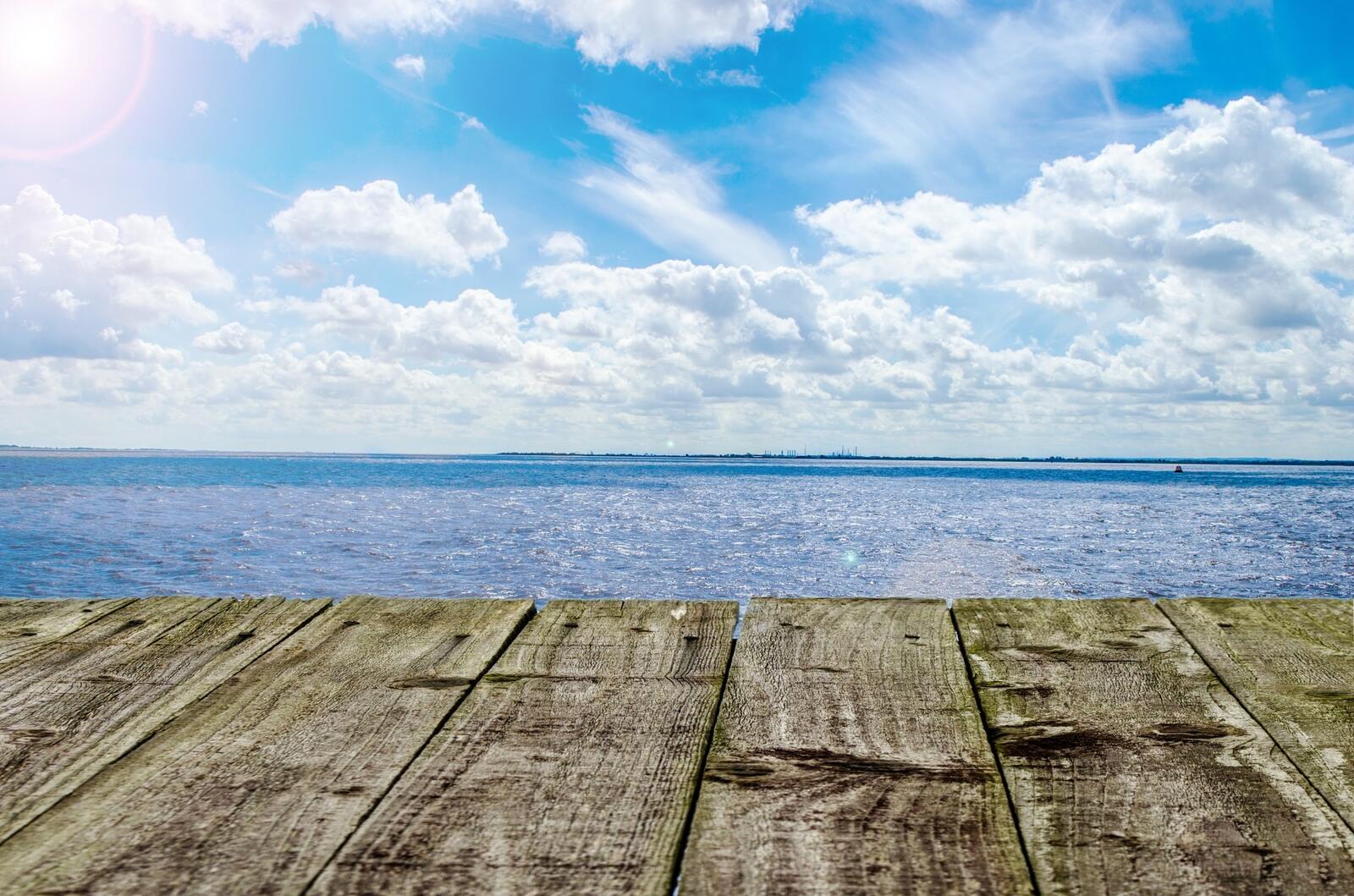 Free photo View from the wooden pier to the sea