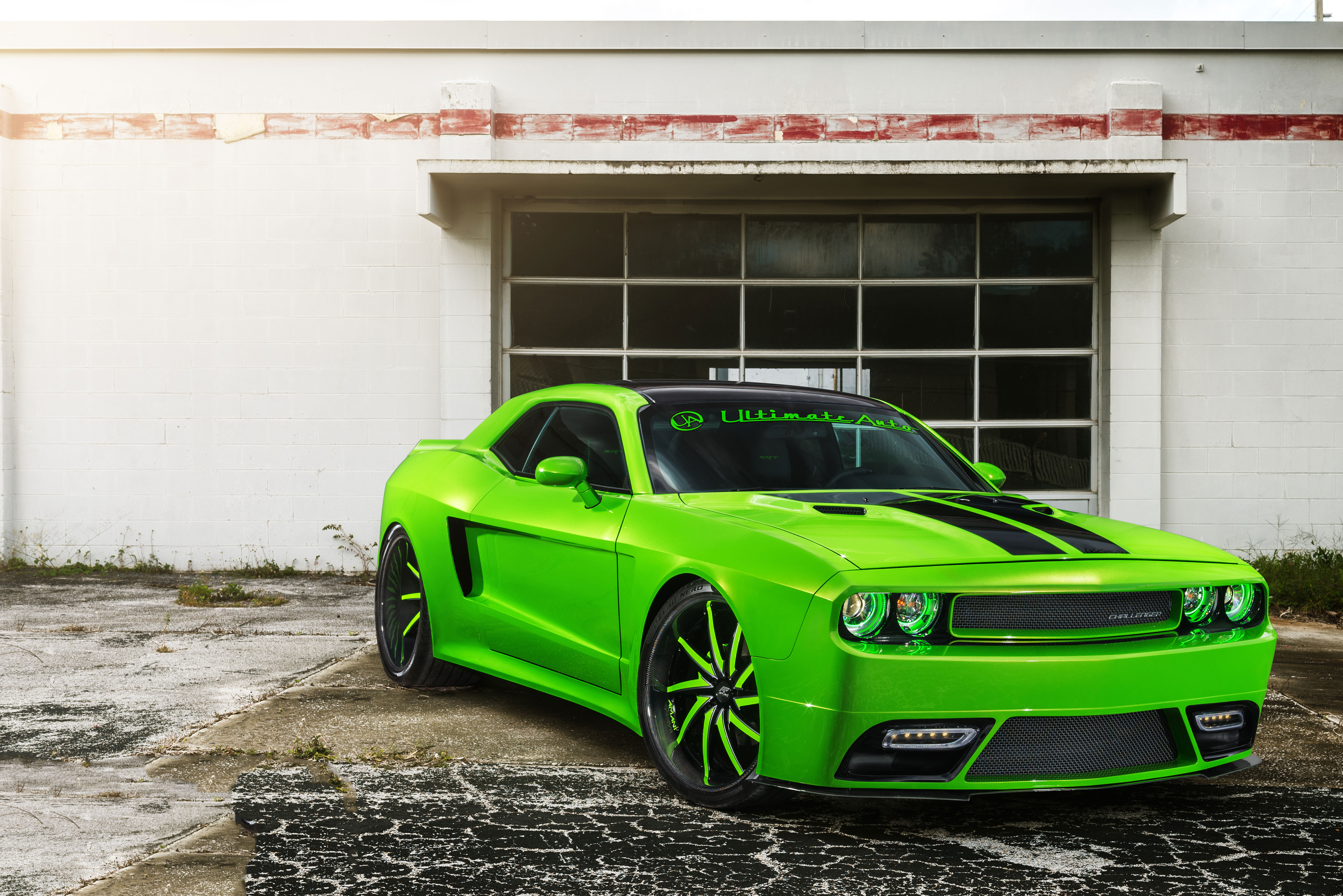 Free photo Tuned Dodge Challenger in lettuce color.