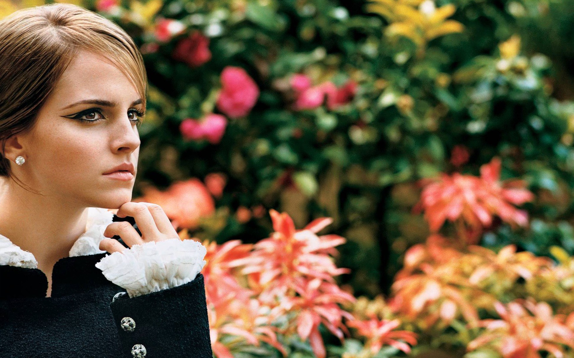Wallpapers Emma Watson dress flowers on the desktop