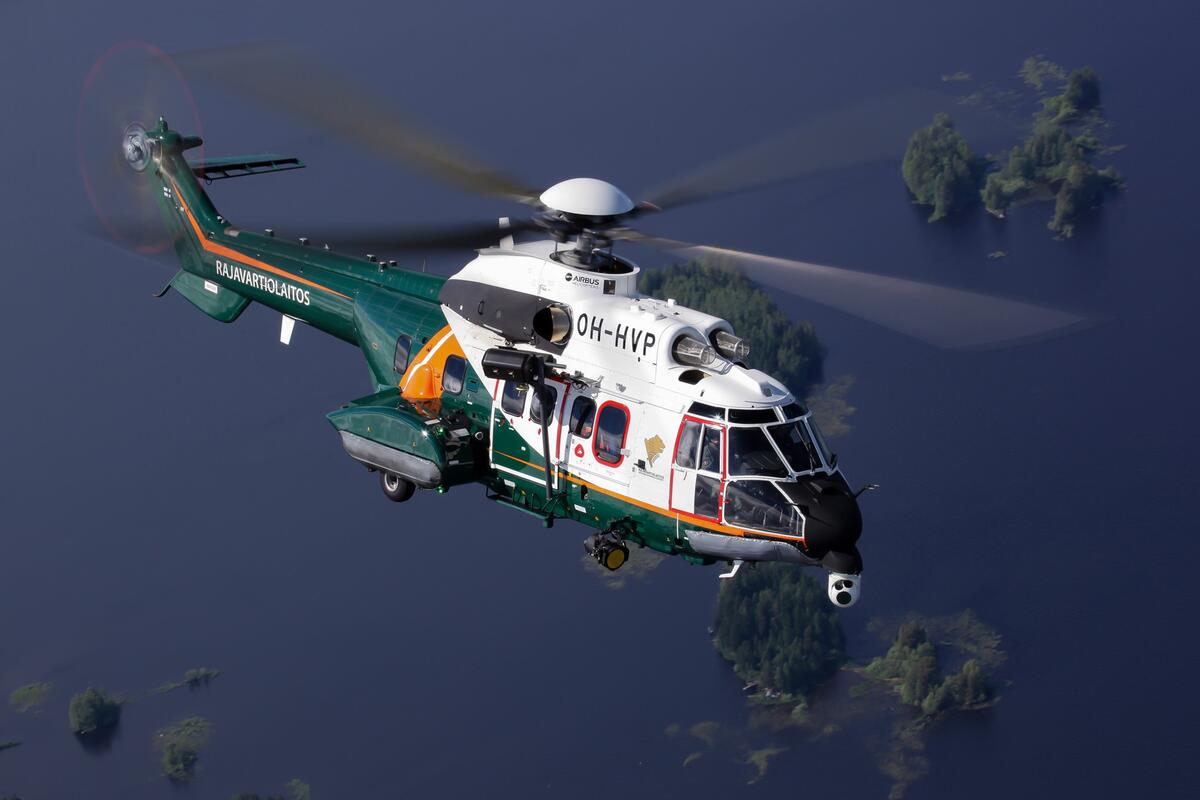 Вертолет спасательный бригады