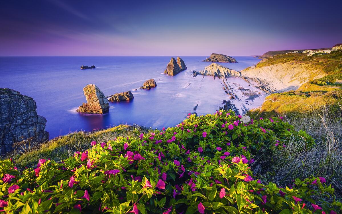 Красивый морской пейзаж у береговой линии Испании
