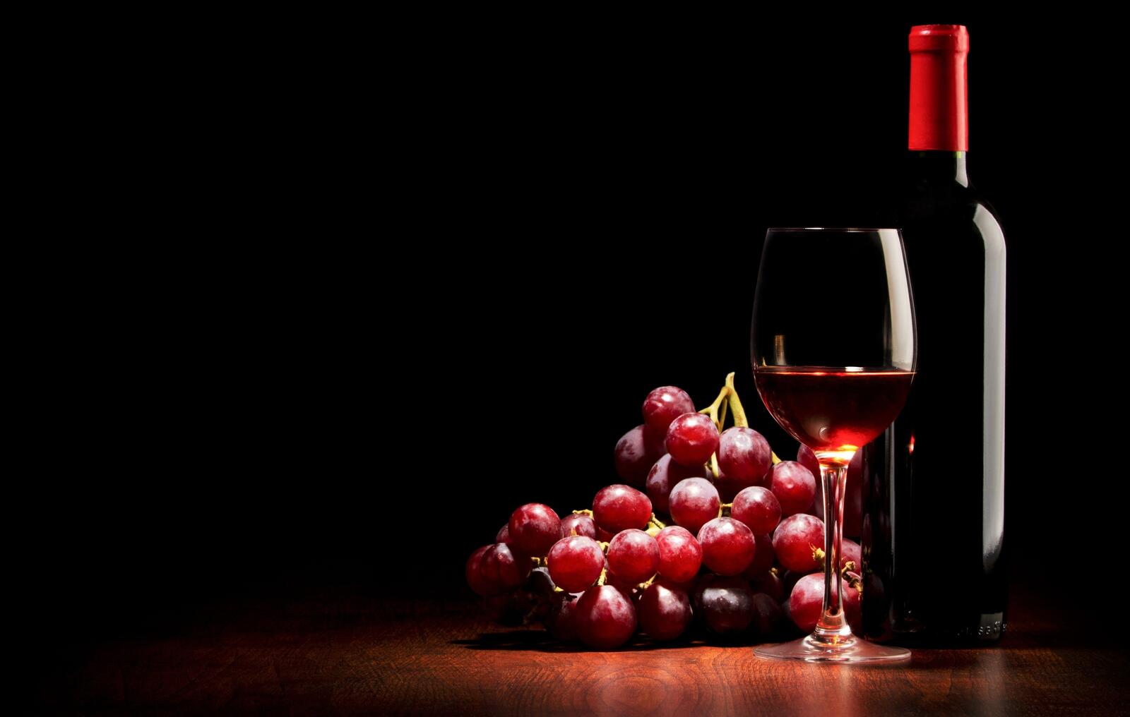 Обои картина красный вино на рабочий стол