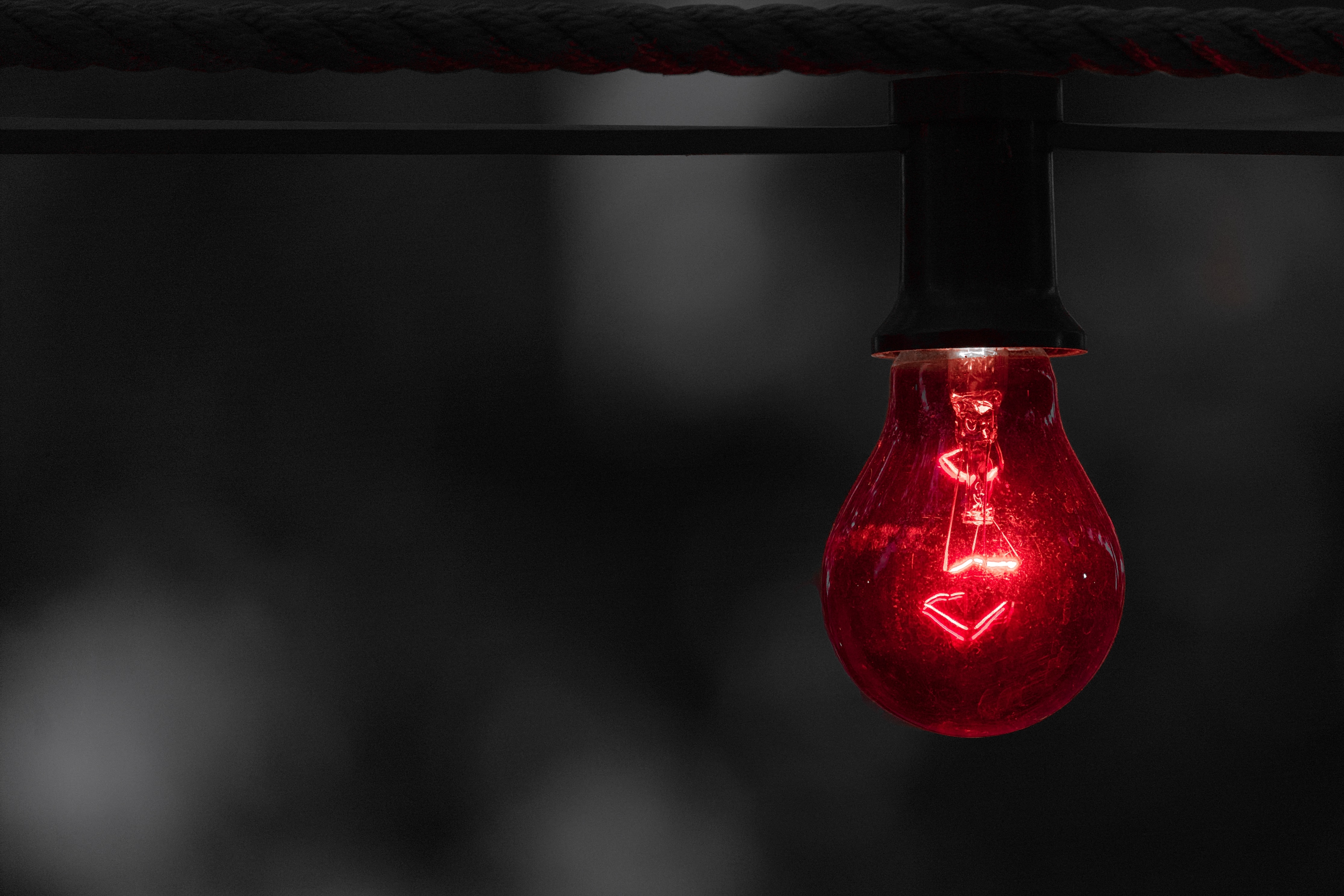 Фото бесплатно веревка, электричество, обои красная лампочка