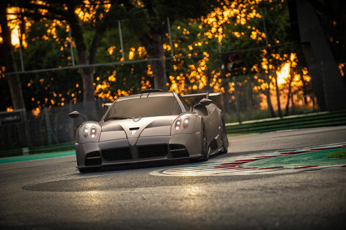 Sporty Pagani in gray