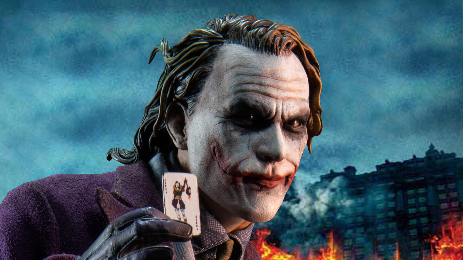 Бесплатное фото Джокер с картой