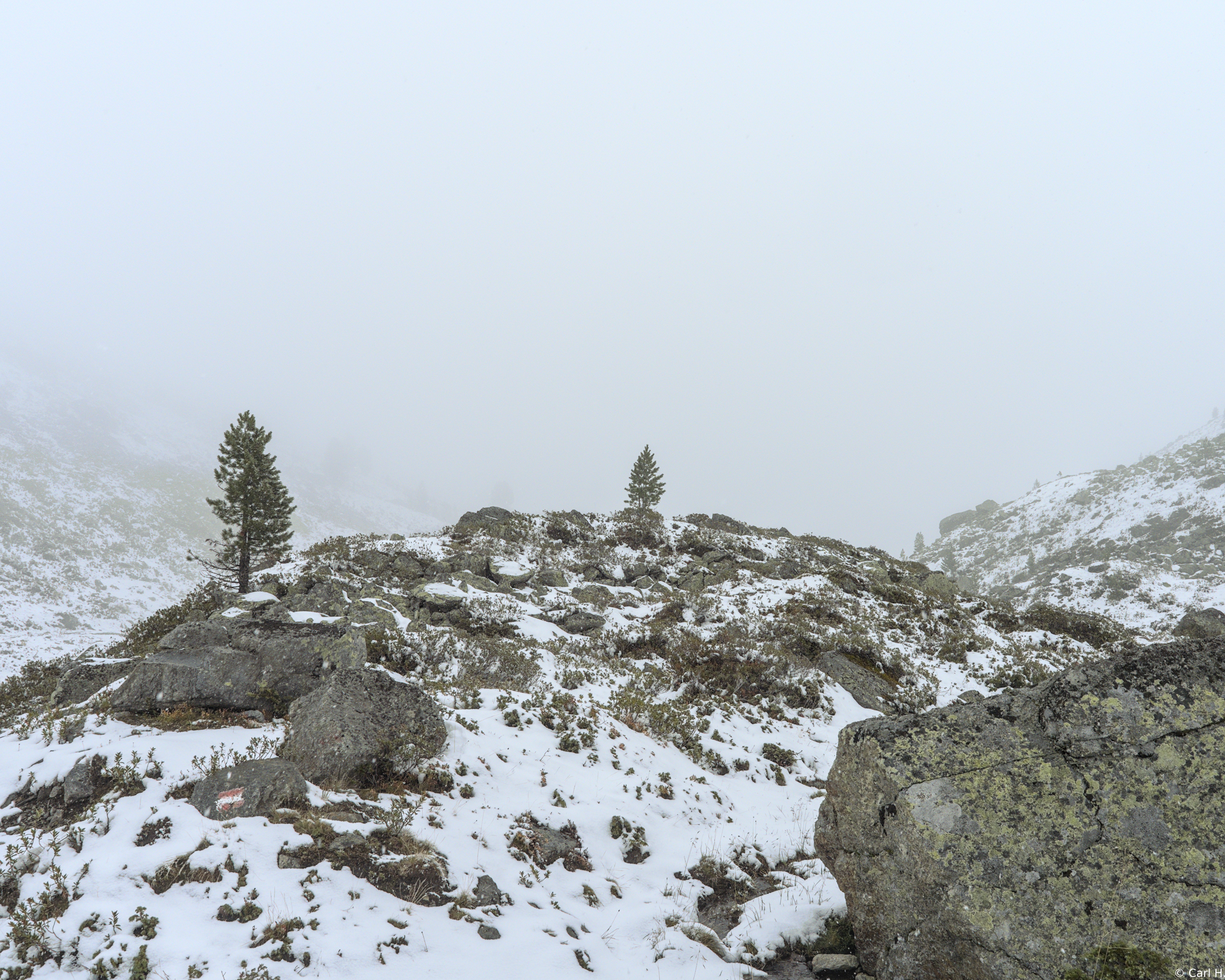 山区冬天的雪与雾