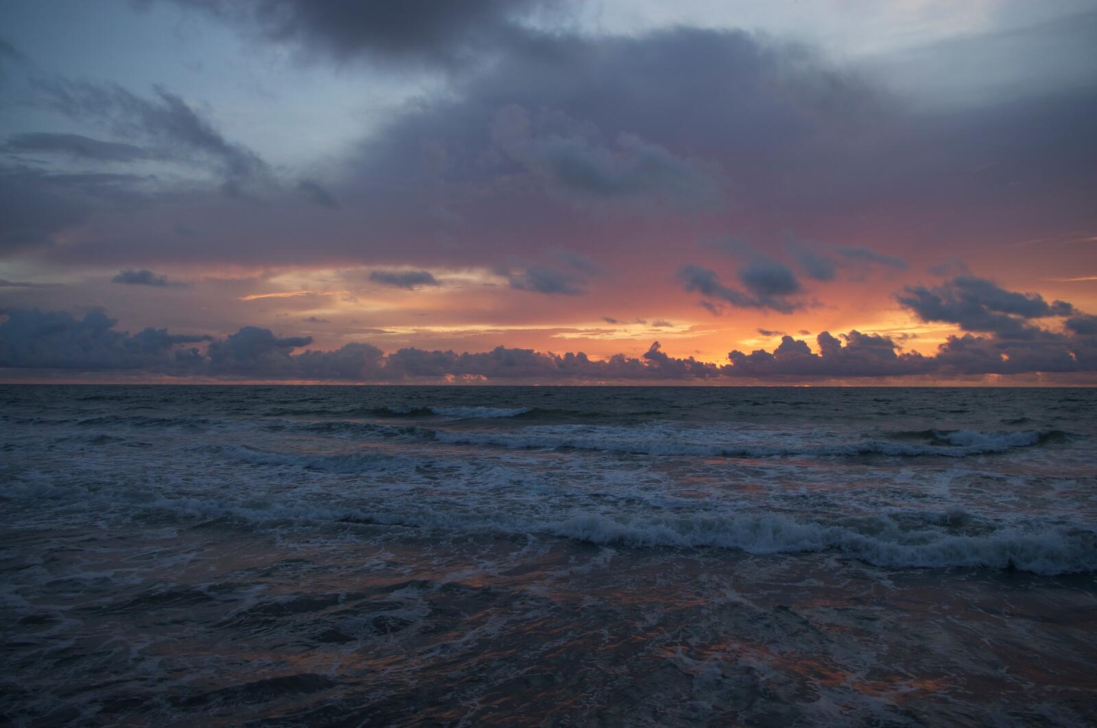 Бесплатное фото Волны на берегу моря